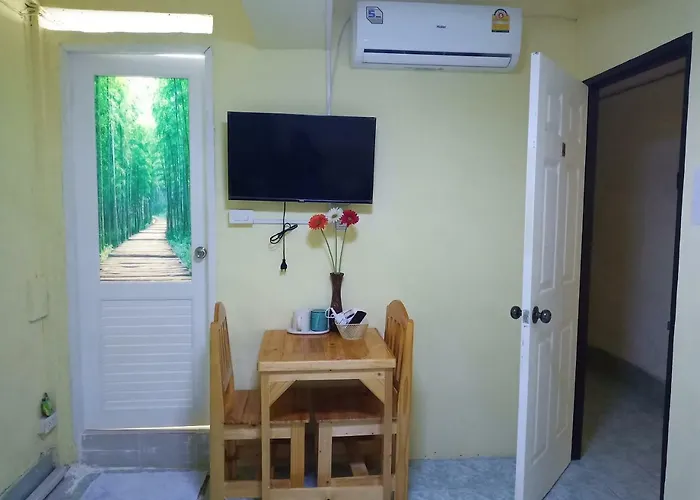 ホステル D House *